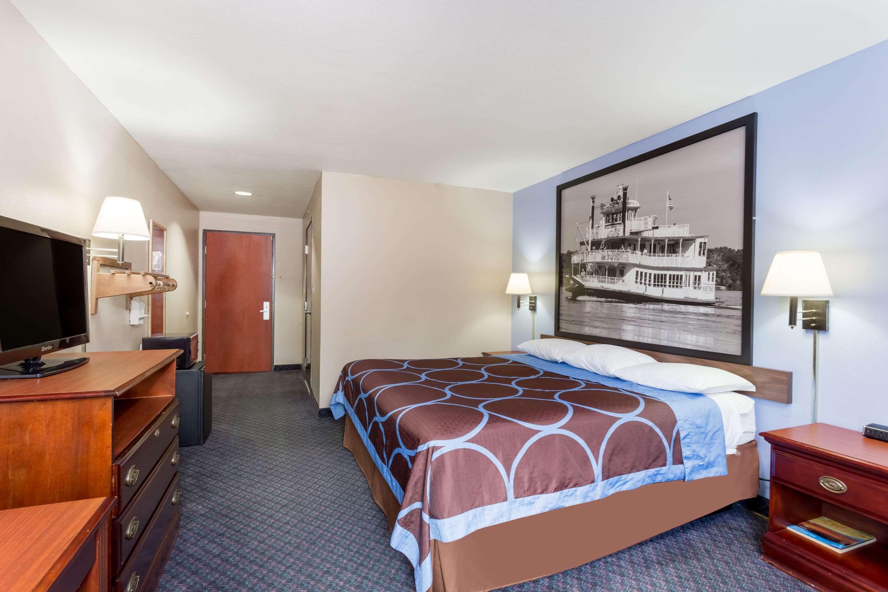 Super 8 By Wyndham Indianola Hotel Kültér fotó